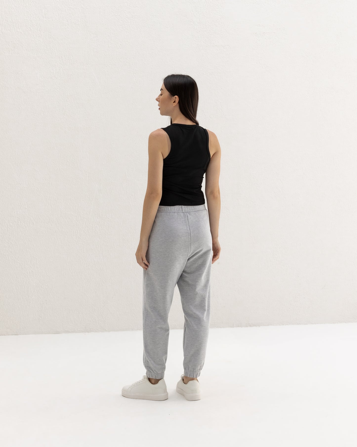 SLEEVELESS ROUND NECK Top