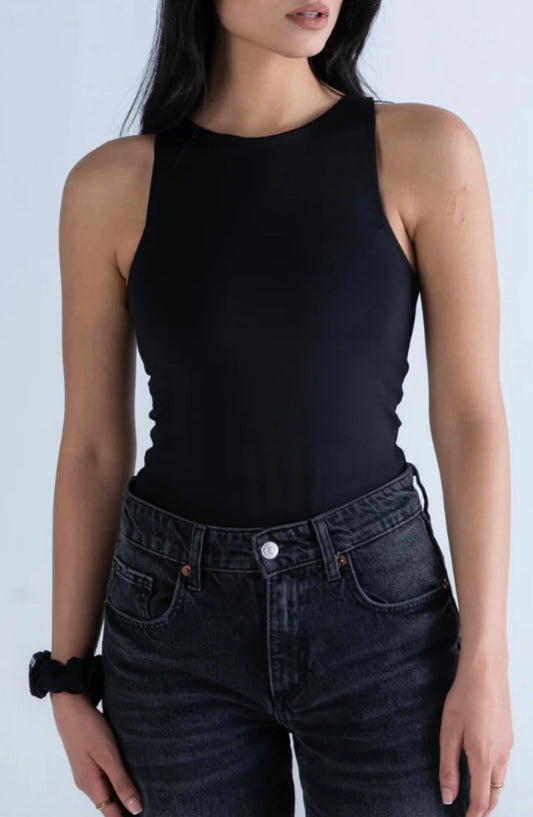 SLEEVELESS ROUND NECK BODYSUIT